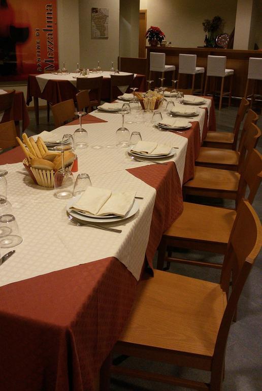 Agriturismo Mezzaluna Hotel Montalto Pavese Esterno foto